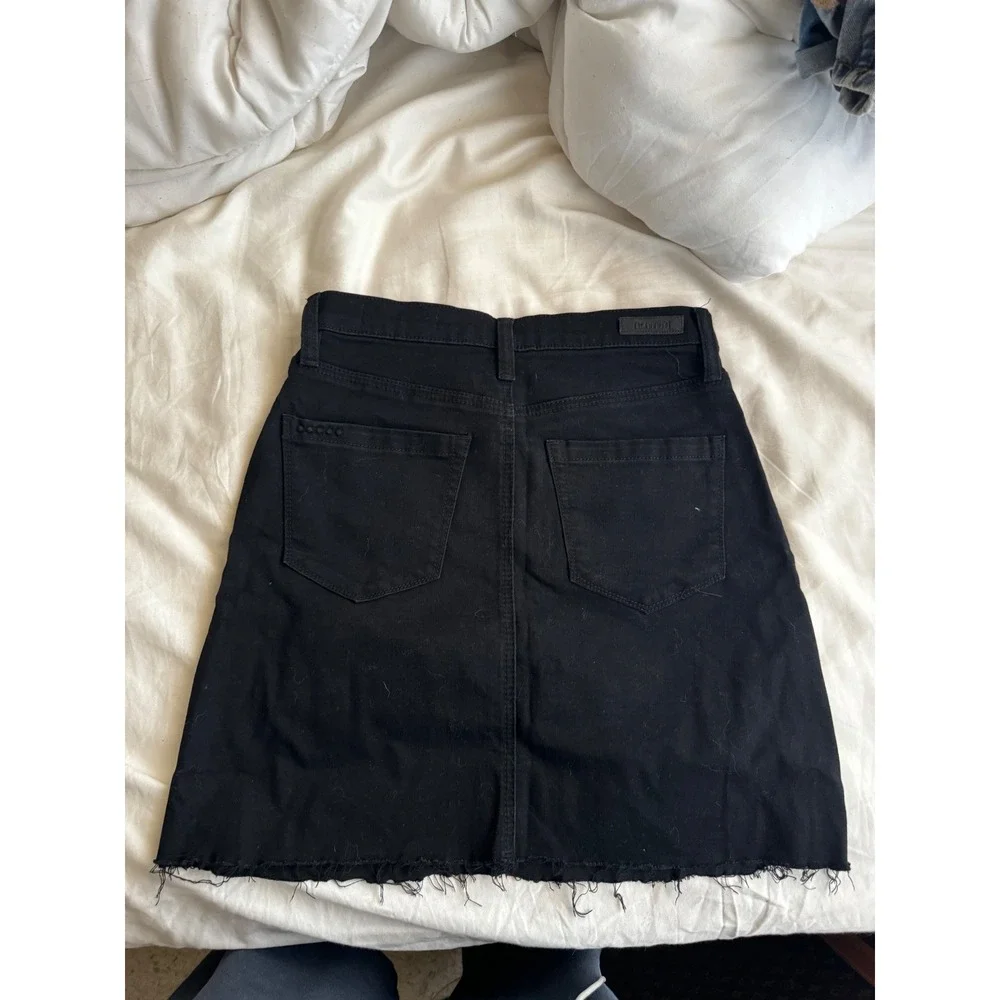 Blanknyc Women's Black Raw Hem Asymmetrical Cut Off Mini‎ Denim Skirt Size 24